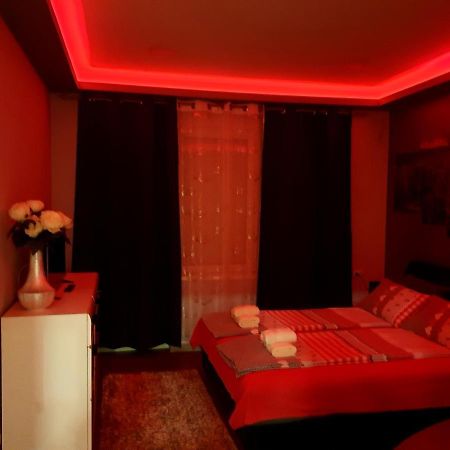 Ceca Apartman Ni Exterior foto
