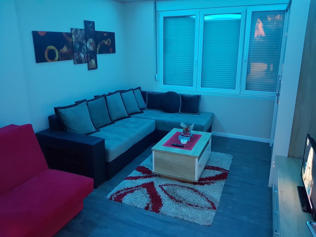 Ceca Apartman Ni Exterior foto